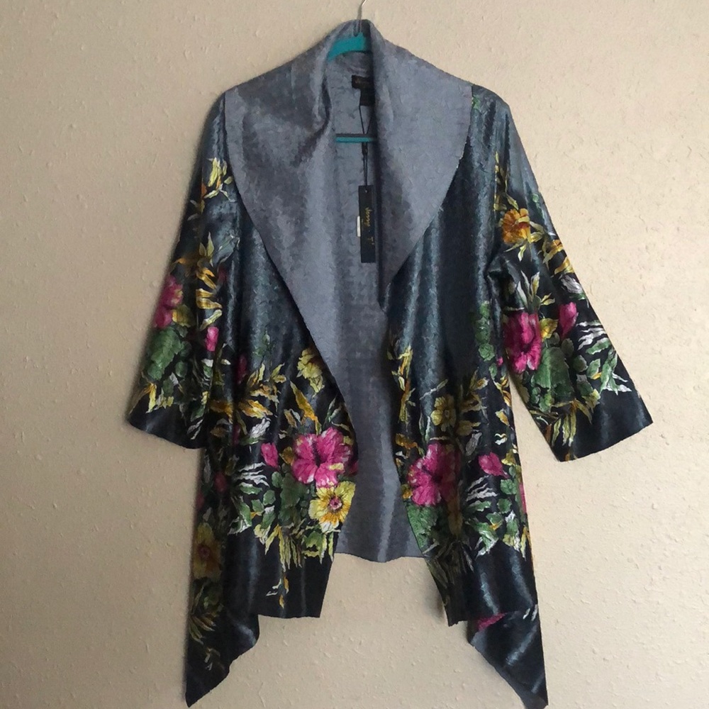 Jerry •T Cardigan